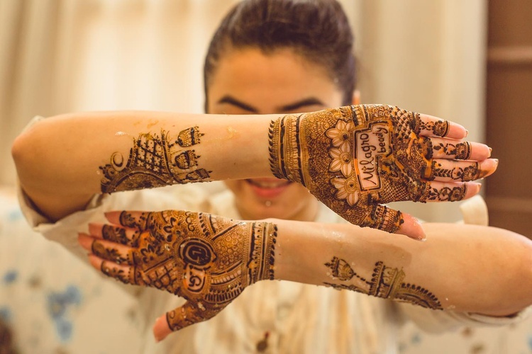 Henna-mehndi-designs